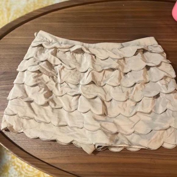 Club Monaco Silk Skort Tan - Size 8 - Picture 6 of 7